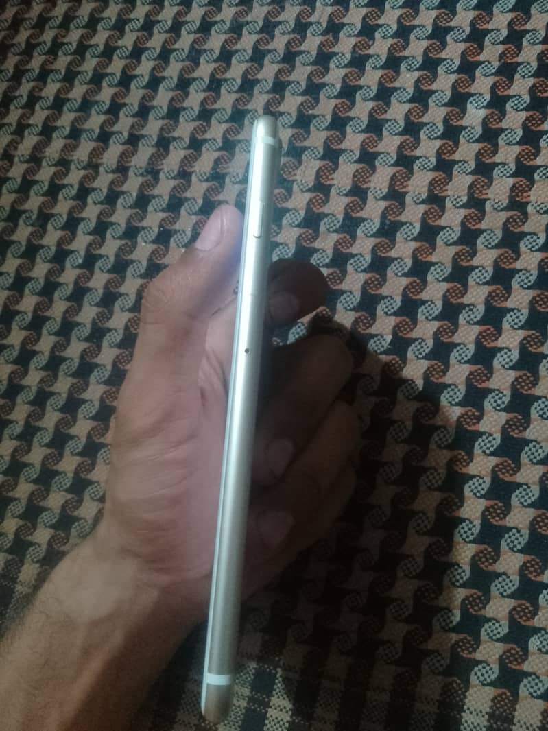 Apple iPhone 7 Plus 2