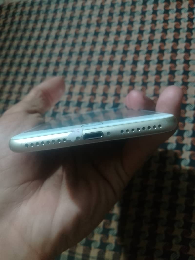 Apple iPhone 7 Plus 4
