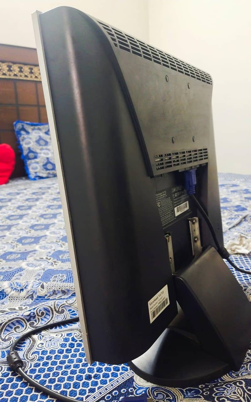 LCD. ViewSonic 3