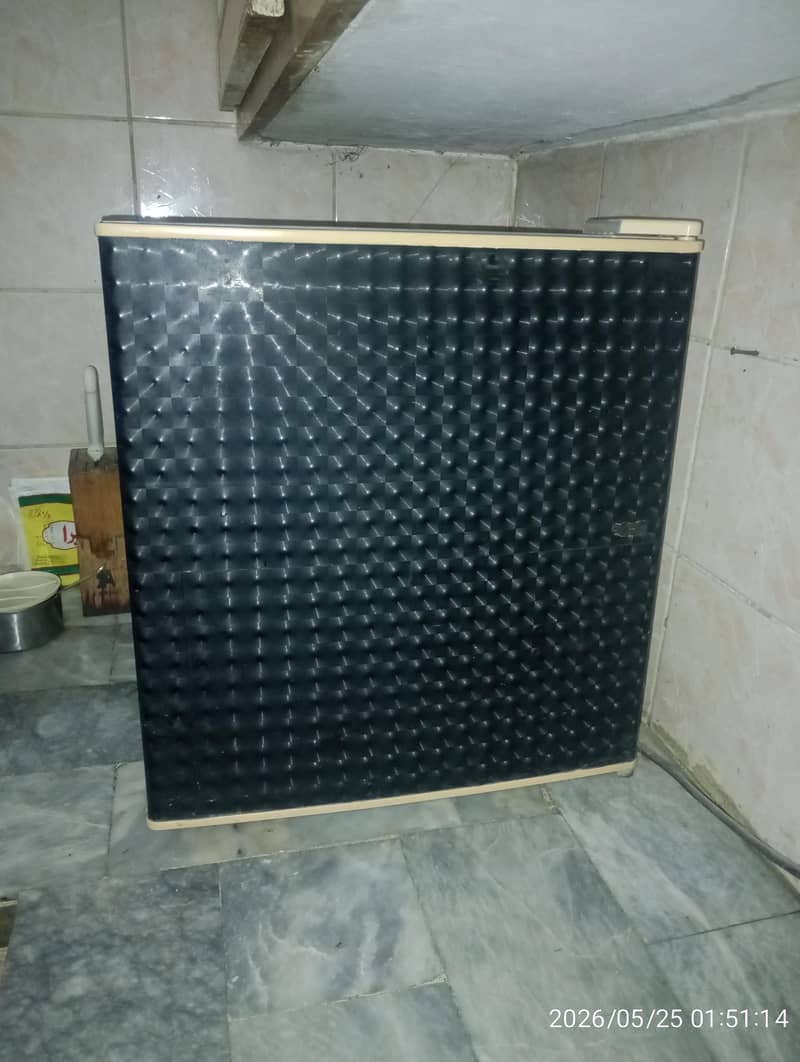 mini fridge 2