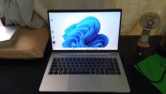 HP Ryzan 5 5600u gaming laptop