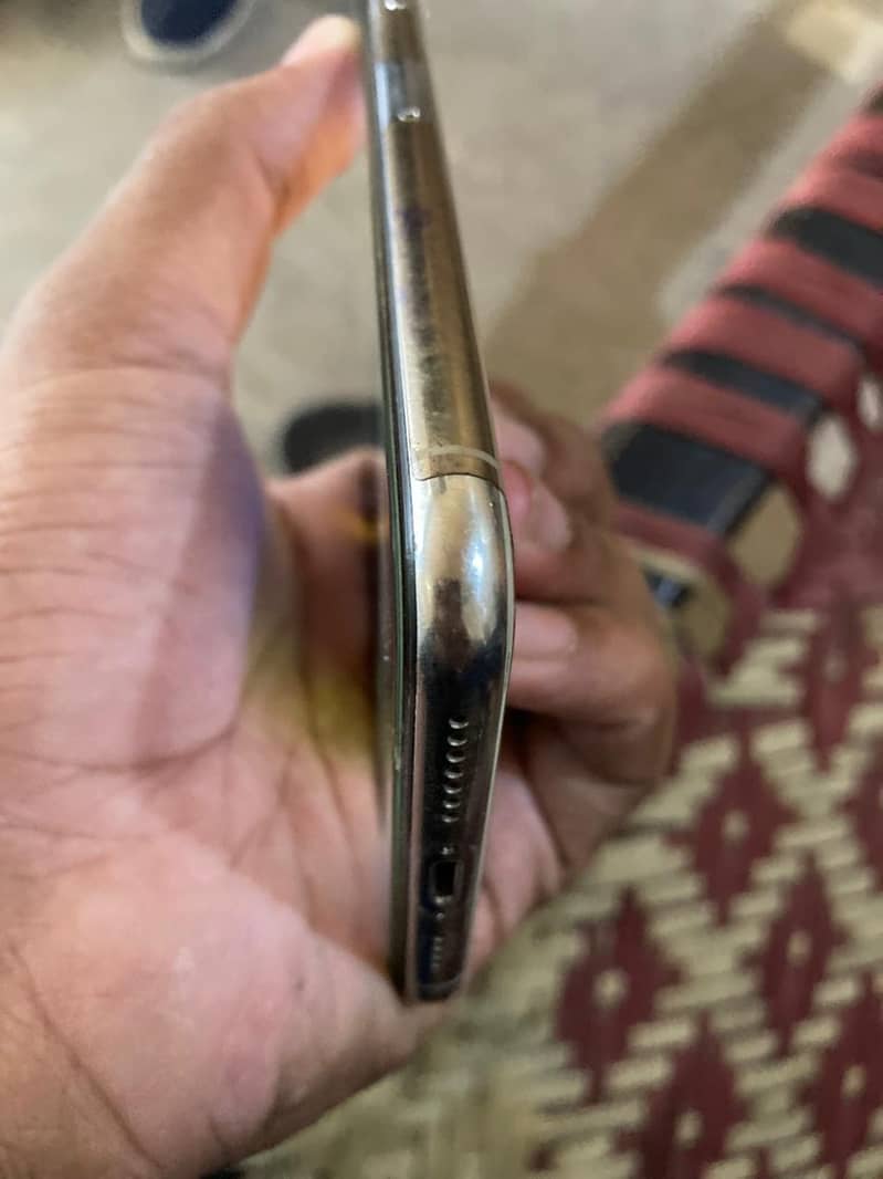 iphone 11 pro 4