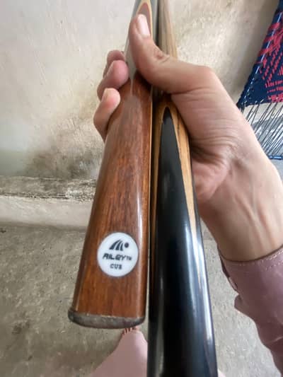 RILEY TM CUE BRAND