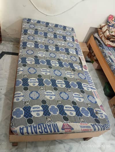 15 used single mattress for sale in johar Town centre