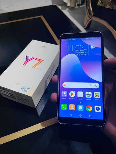 Huawei y7 prime with box