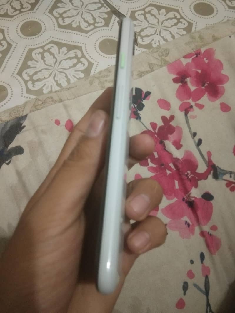 Google Pixel 3 8