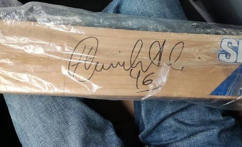 Haider Ali autograph bat