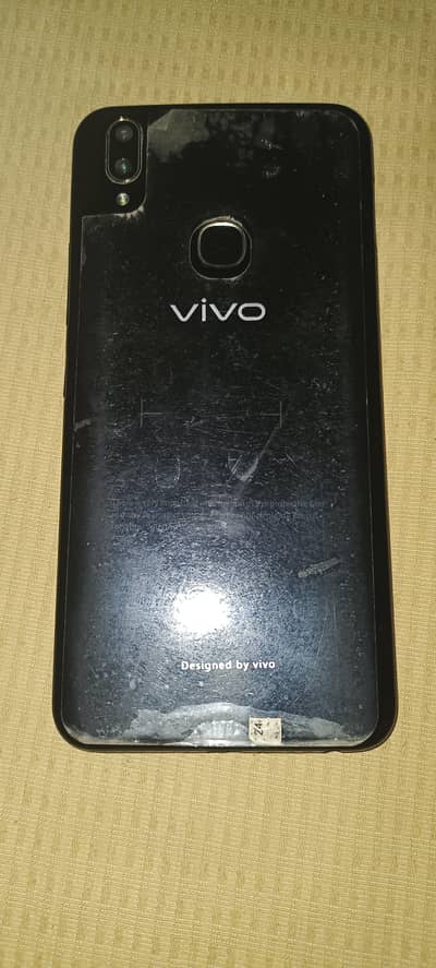 Vivo y85 4 /64 front glass crack