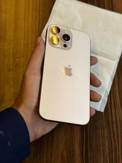 iPhone 16 pro max. 256 gb. (Desert titanium)10/10. Non pta(sim locked)