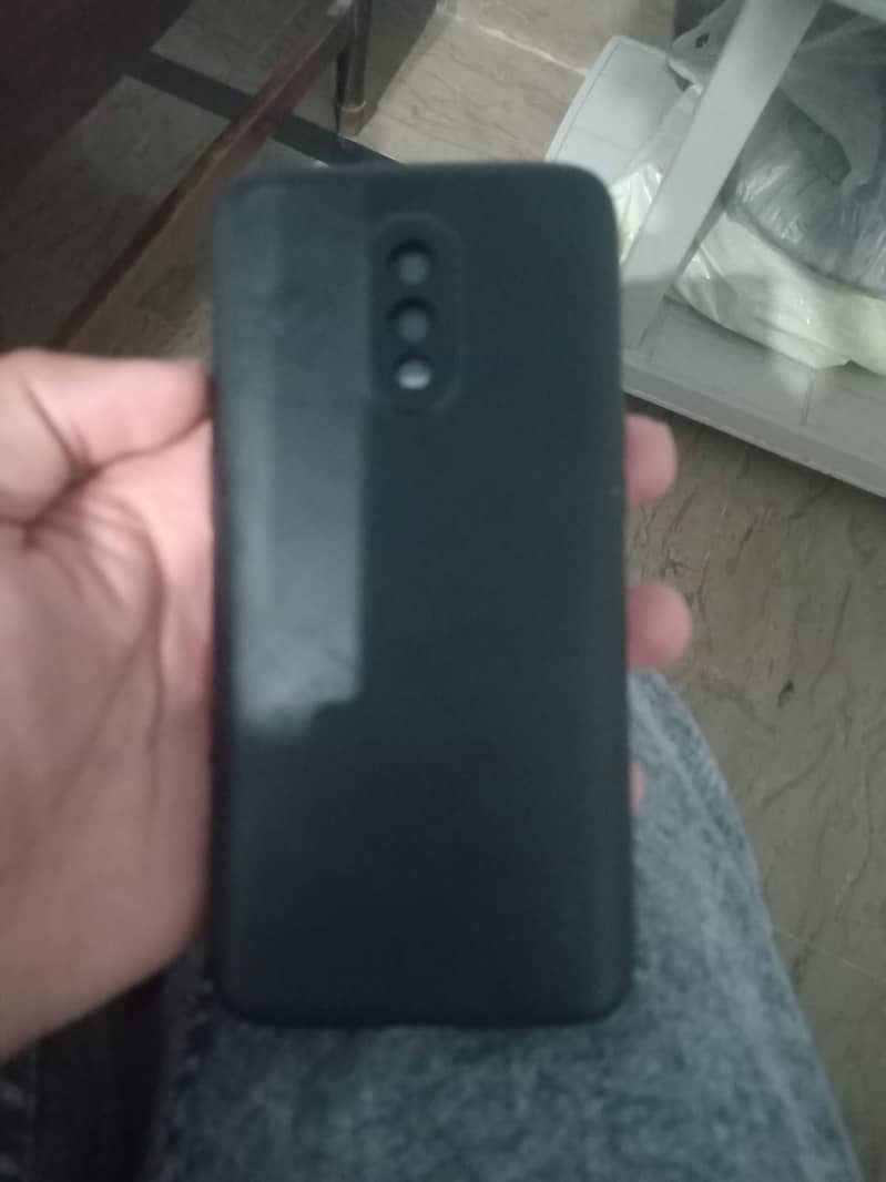 One Plus 6T dual sim approved 8/256 mint condition 3
