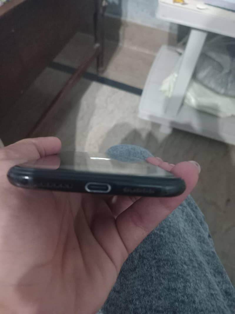 One Plus 6T dual sim approved 8/256 mint condition 2