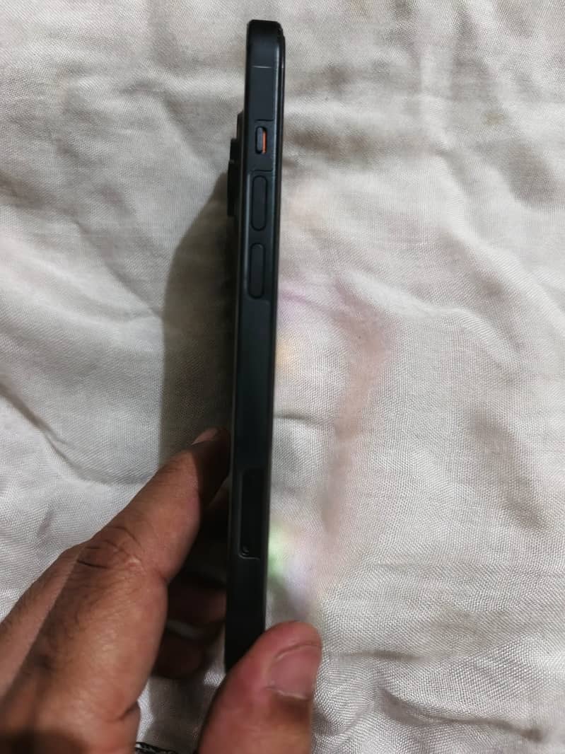 Apple iPhone 15 3