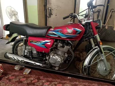 honda cg 125 new condition  10 by 10  jeniyan engan koi km nahi hai
