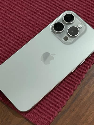 iPhone 15 Pro MINT Condition 256 GB