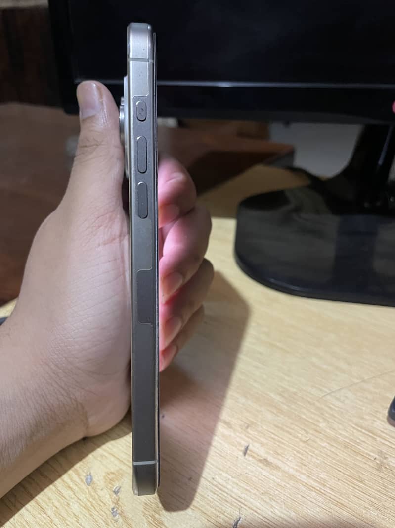 iPhone 15 pro max 6