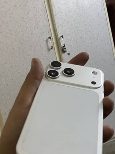 iphone XR converted 17 pro max