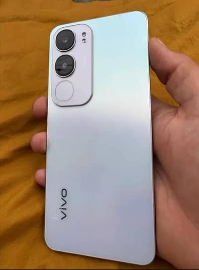 aoa vivo y19s 10 by 10 condition 8 /128 GB exchange be ho Kya ga