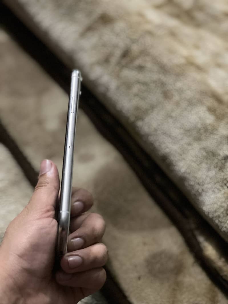 Iphone 11 pro max 4
