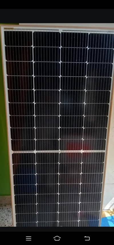 340 watts 8 panel new condition