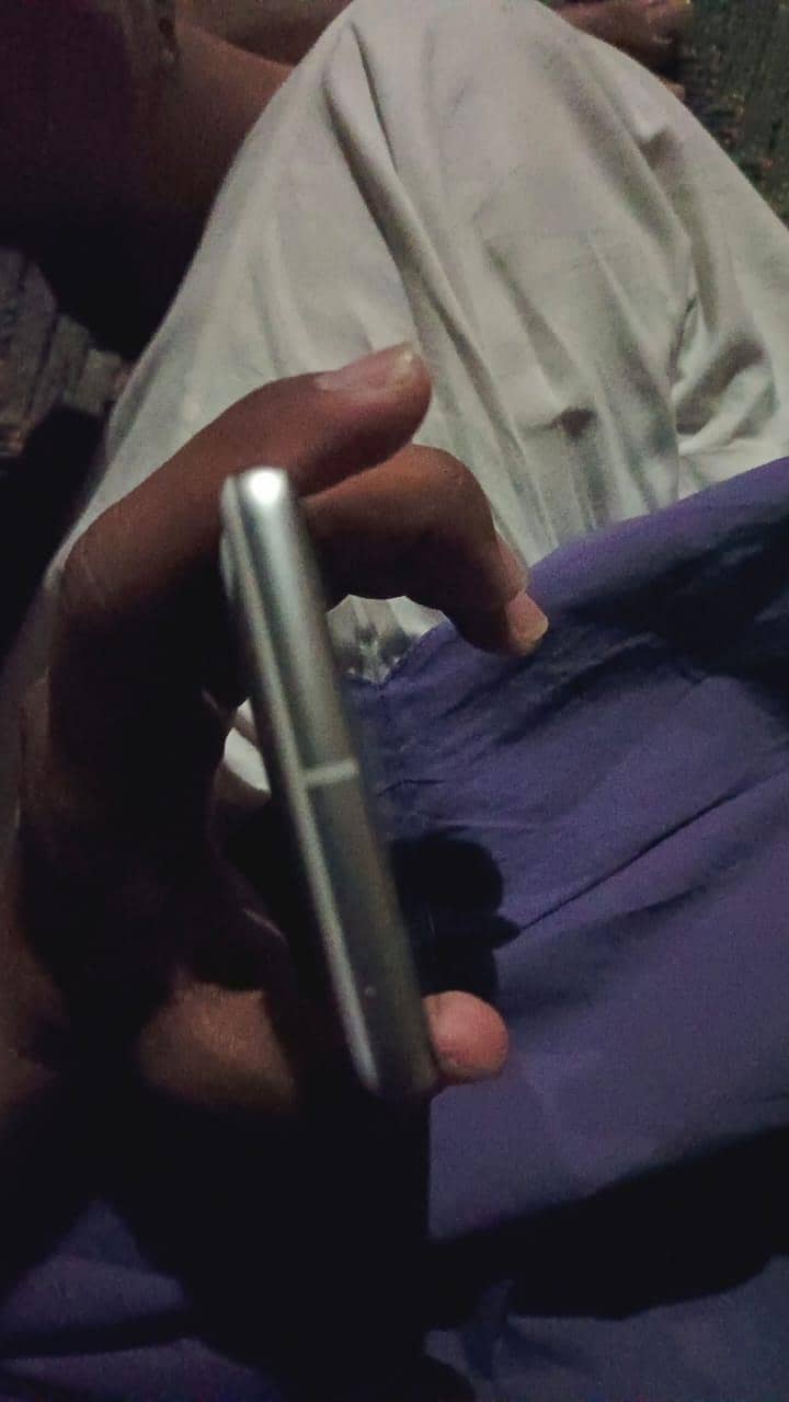 Google Pixel 7 4