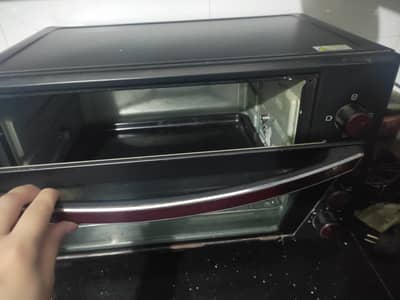 Baking and rotisserie oven