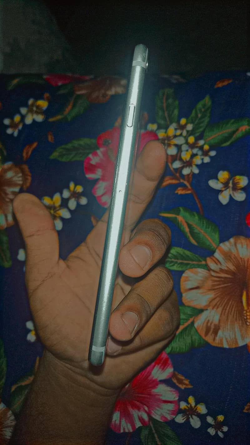 Apple iPhone 6s plus 3