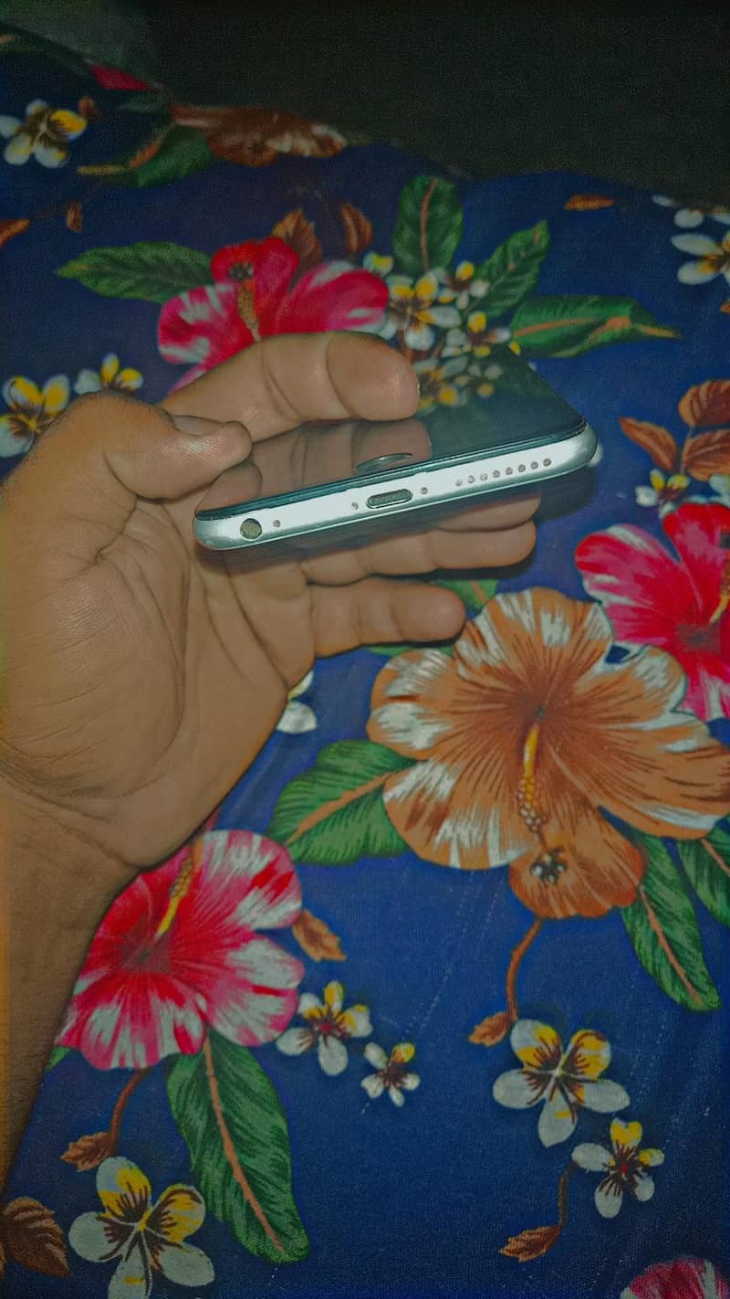 Apple iPhone 6s plus 5