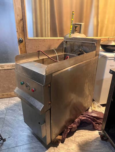 Deep fryer (commercial)