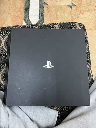 Ps4 pro 1tb (service required)