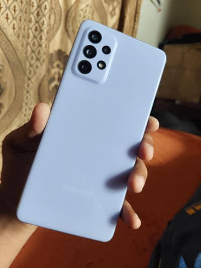 SAMSUNG A72 8GB 128GB WITH BOX AND CHARGER