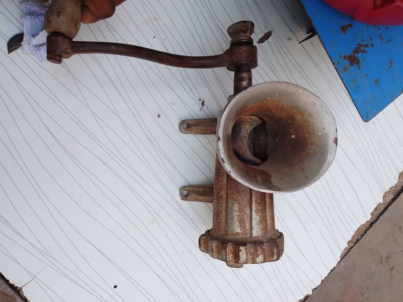Meat grinder 1