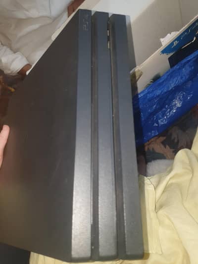 PS 4 pro Slim with 2 controller and Box 71 series