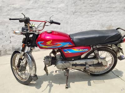 Is bike ke sirf copy hai lighter nhi hain 9/10 conditions all ok hain