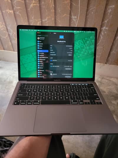 MacBook Pro 2020 M1 Chip 13.3” 8 GB RAM 256 GB SSD USED
