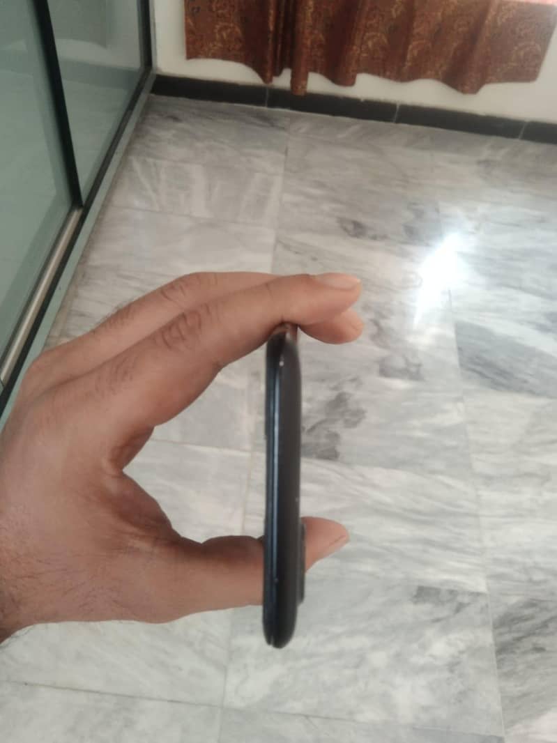 One Plus 5T 8GB/128 with Oxygen OS 10.0. 1 2