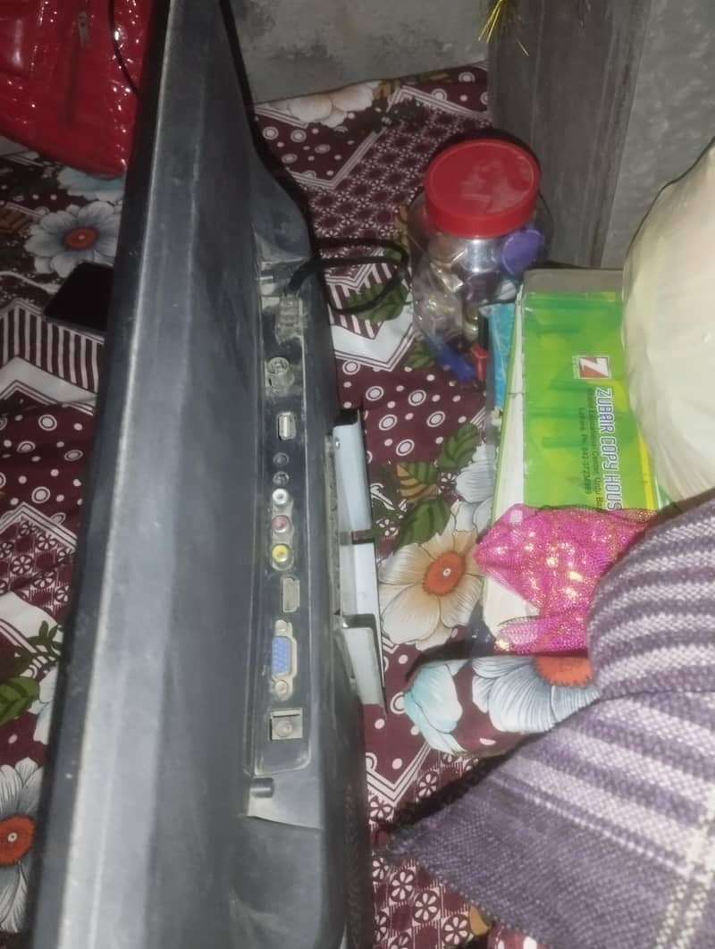 LCD TV 5