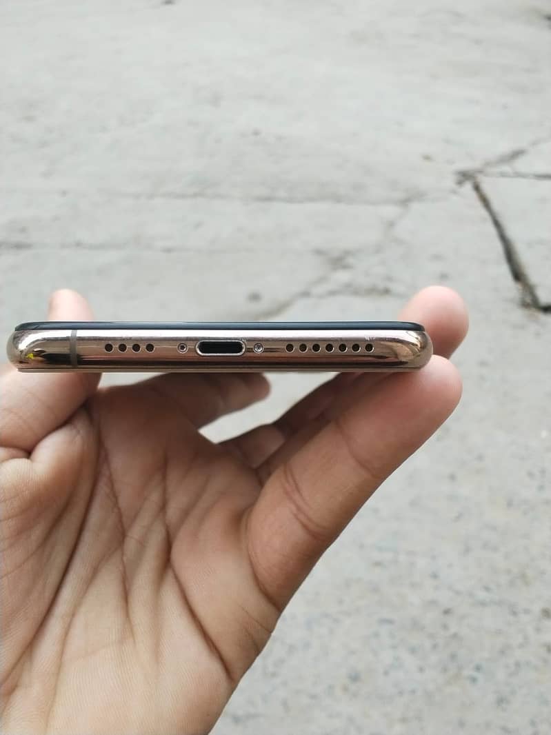 IPHONE 11 PRO MAX 3