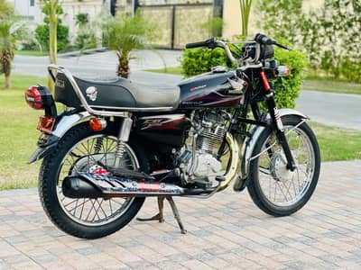 Honda CG 125 (2017 Model) Black Edition For sale in Lush Condition