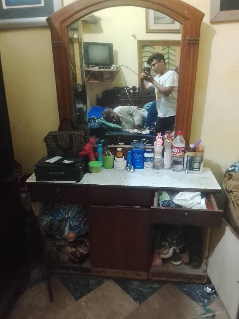 Dressing Table better condition 3