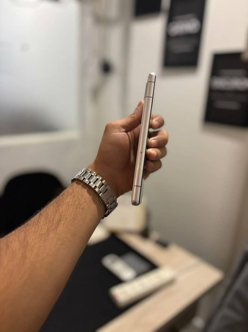 Google Pixel 7a 2