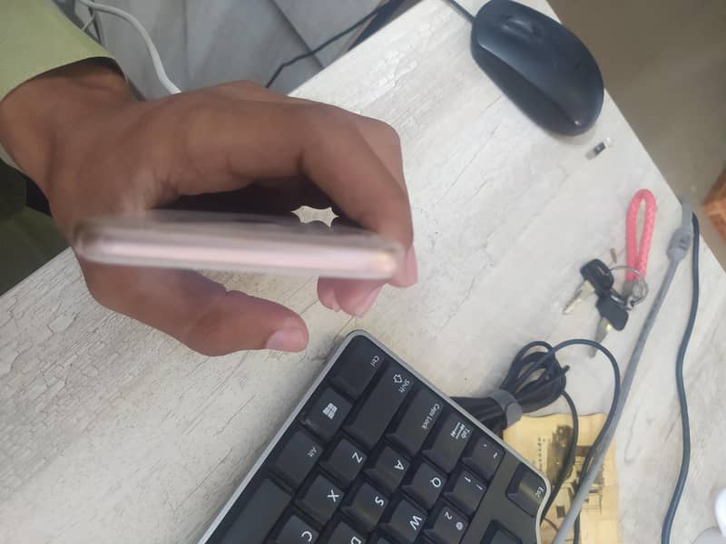 Apple iPhone 8 3