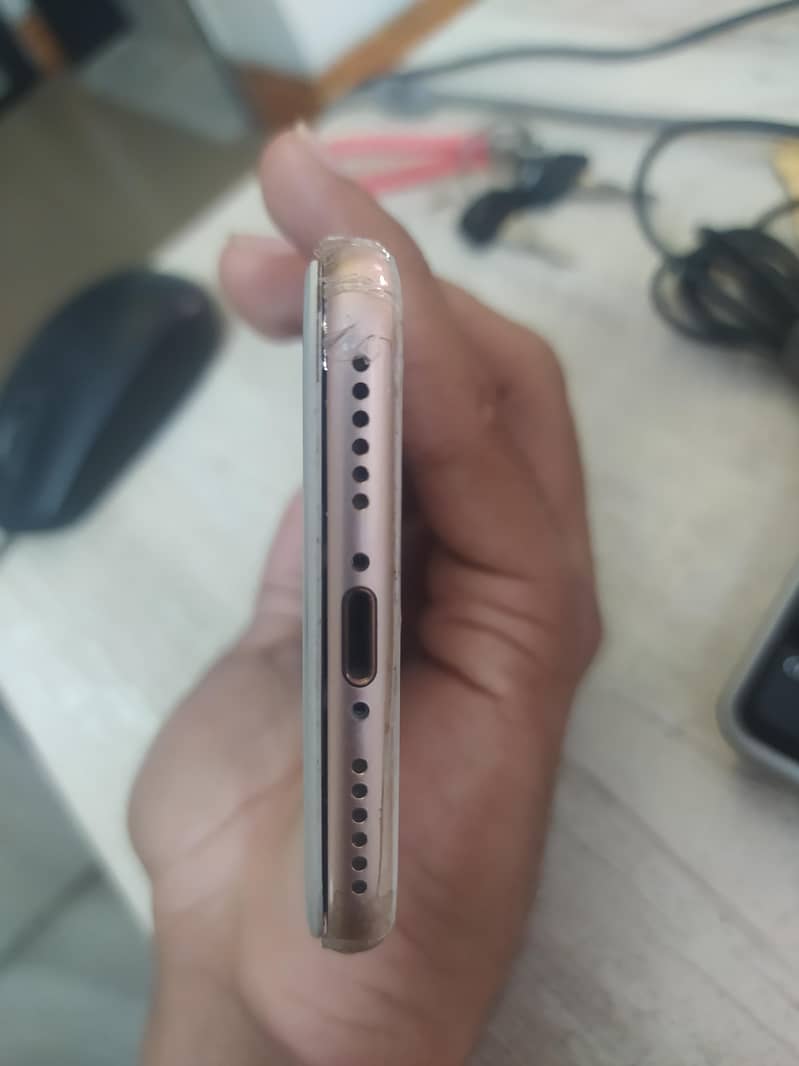 Apple iPhone 8 4