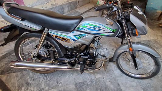 Honda dream 70 cc gray colour total genuine