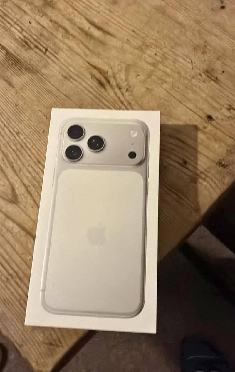 Iphone 17 pro max Sim version 0