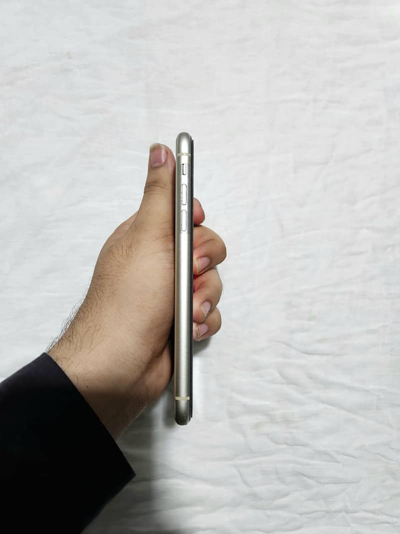 iPhone 11 3