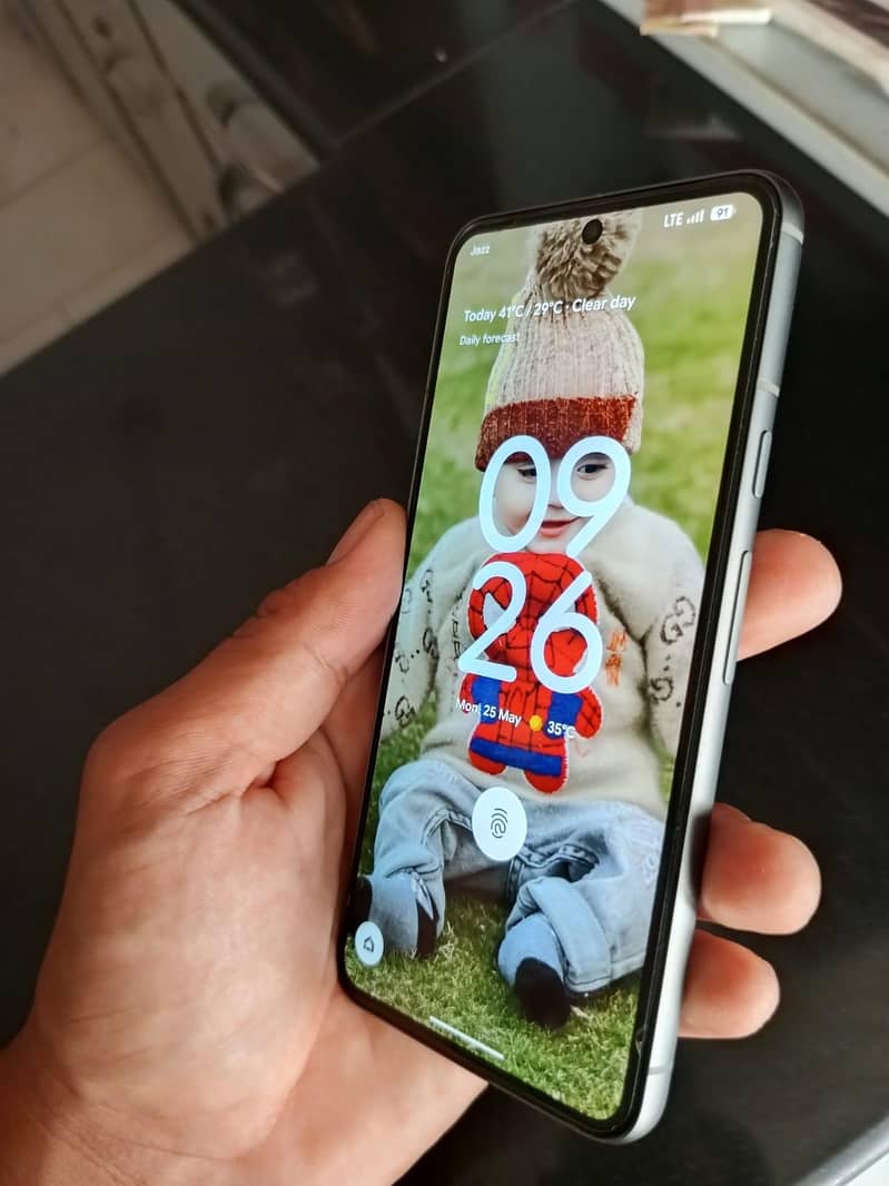 Google pixel 8 3