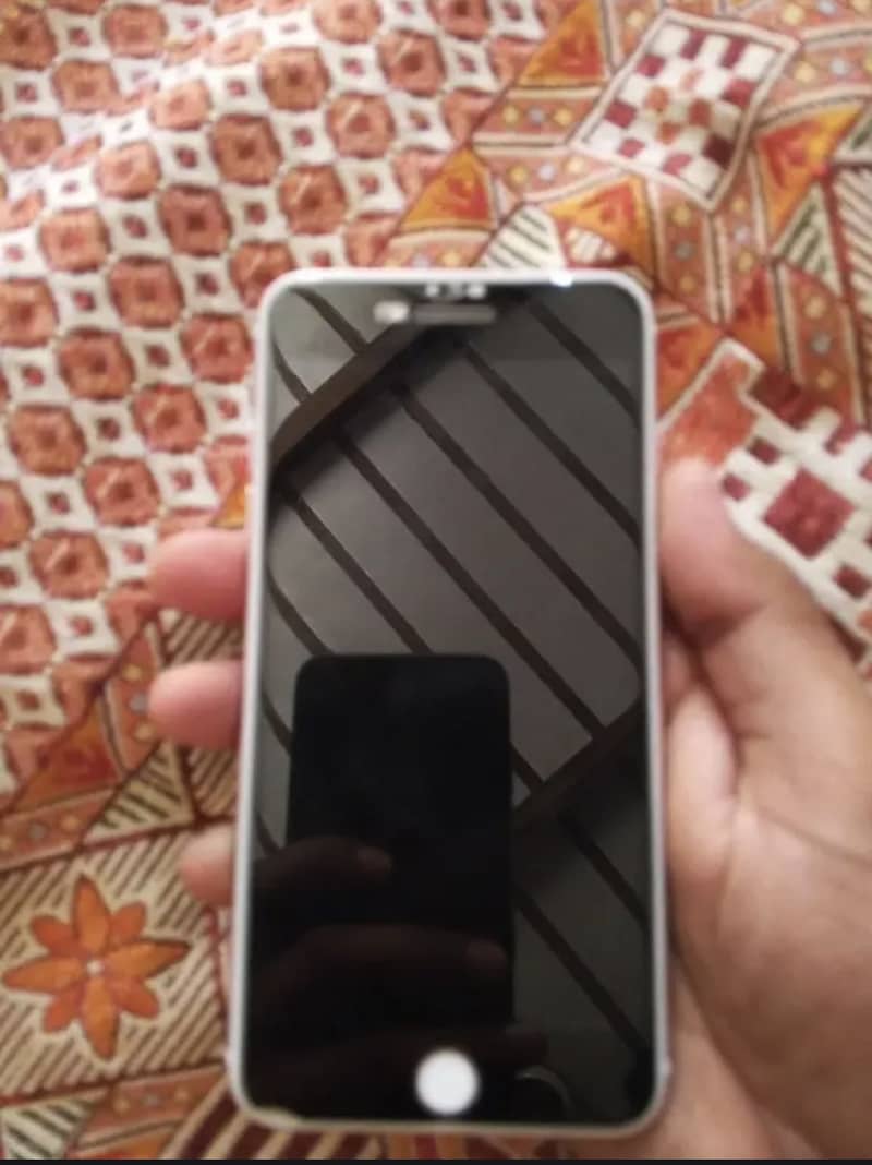 Apple iPhone 7 Plus 1