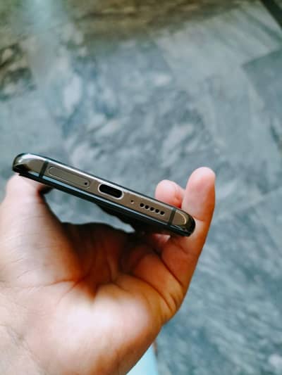 Exchange posible wth iphone or Xiaomi mi 11t pro paisy be sth dy du ga