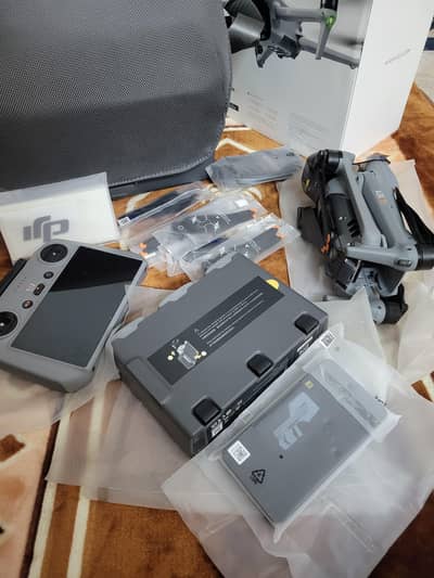 Dji air 3s (Brand new) (Fly more combo)