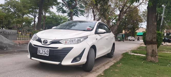 Toyota Yaris with driver in Lahore for rent